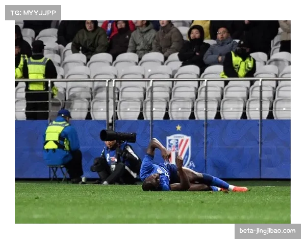 申花U23小将吴启鹏迎首秀 单后腰位置面临严峻考验 申花U23小将吴启鹏迎首秀 单后腰位置面临严峻考验